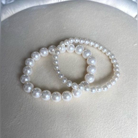 Jewelry - Pearl bracelet set of two